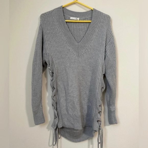 Rag & Bone Ivy Merino wool sweater with side ties gray v neck - Picture 2 of 6